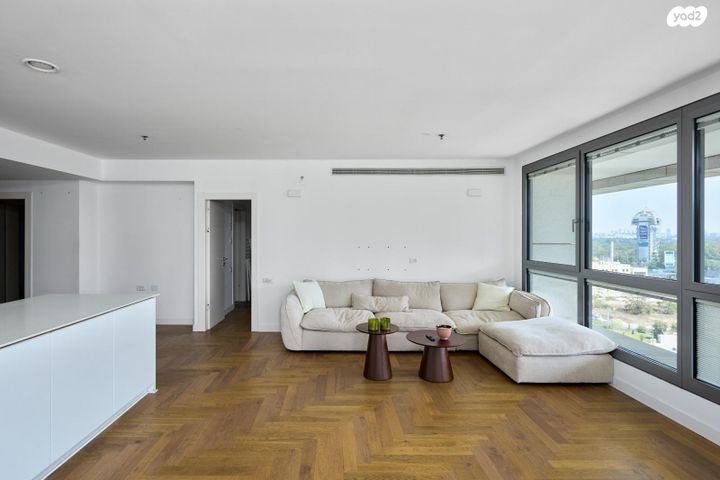 דירה, ניסים אלוני, צמרות איילון, פארק צמרת, תל אביב יפו