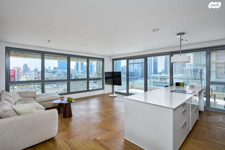 דירה, ניסים אלוני, צמרות איילון, פארק צמרת, תל אביב יפו