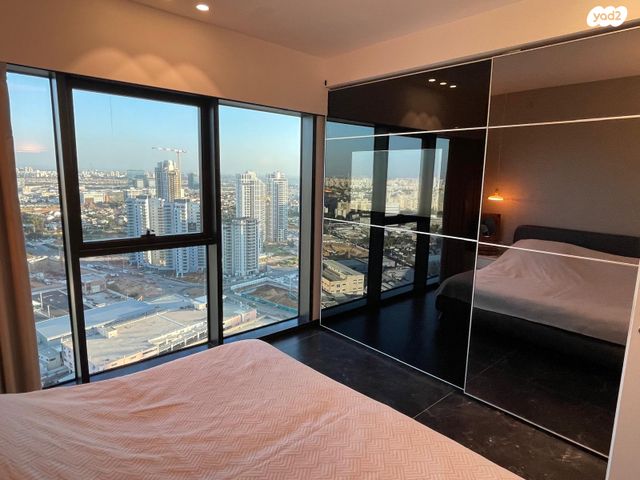 דירה, אריק איינשטיין, דרום חדש, פארק הים, בת ים