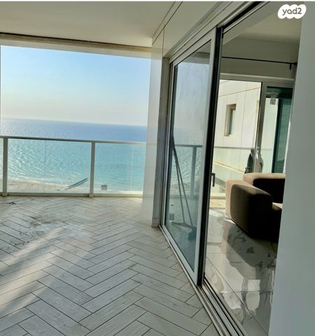 דירה, שדרות רחבעם זאבי, גבעת אולגה, חדרה