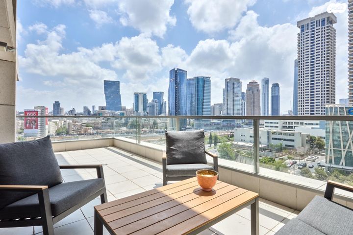 דירה, ניסים אלוני, צמרות איילון, פארק צמרת, תל אביב יפו