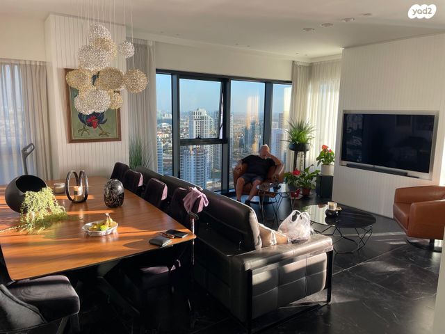 דירה, אריק איינשטיין, דרום חדש, פארק הים, בת ים