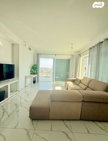 דירה, שדרות רחבעם זאבי, גבעת אולגה, חדרה