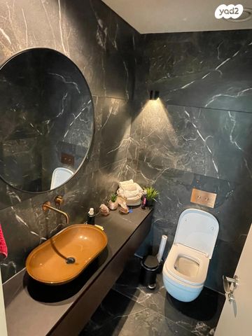 דירה, אריק איינשטיין, דרום חדש, פארק הים, בת ים