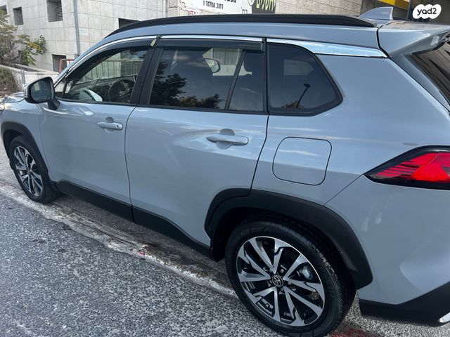 טויוטה קורולה קרוס