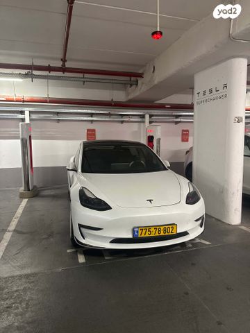 מודעת רכב טסלה מודל 3