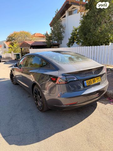 מודעת רכב טסלה מודל 3