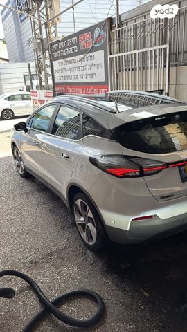 מודעת רכב ג׳ילי Geometry C