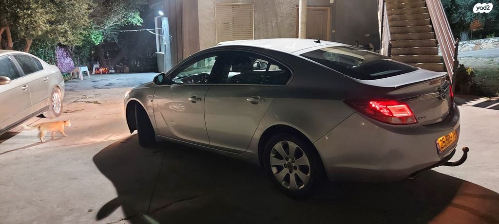 מודעת רכב אופל אינסיגניה