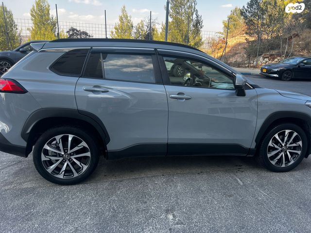 טויוטה קורולה קרוס