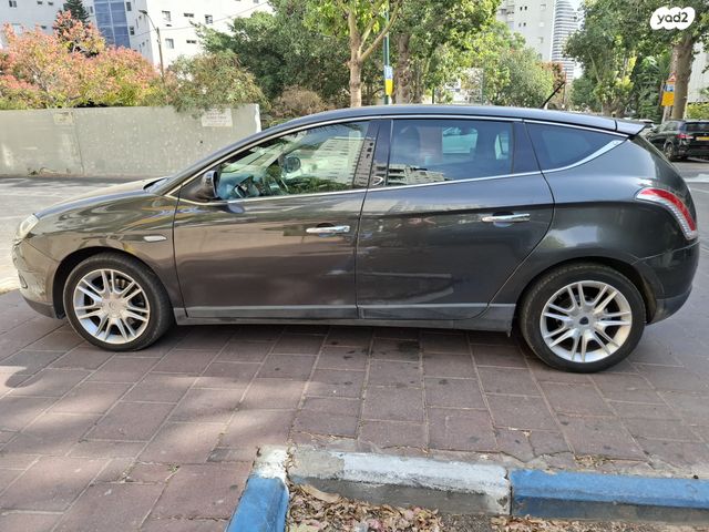 לנצ'יה דלתא