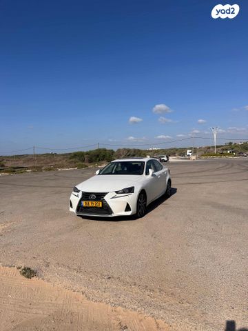 מודעת רכב לקסוס IS