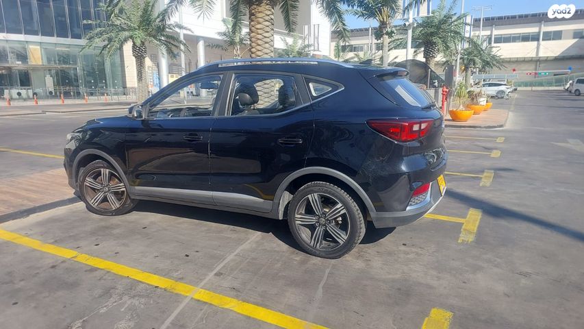 מודעת רכב אם ג'י ZS