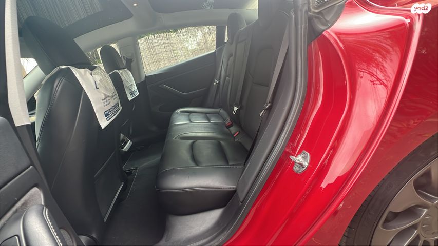 מודעת רכב טסלה מודל 3