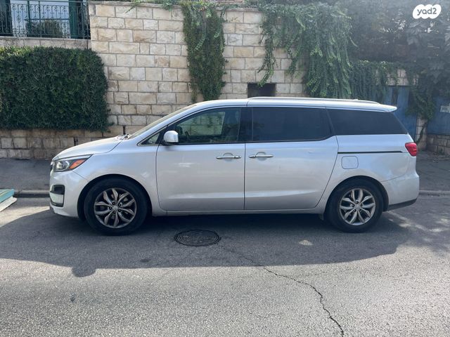 מודעת רכב קיה קרניבל