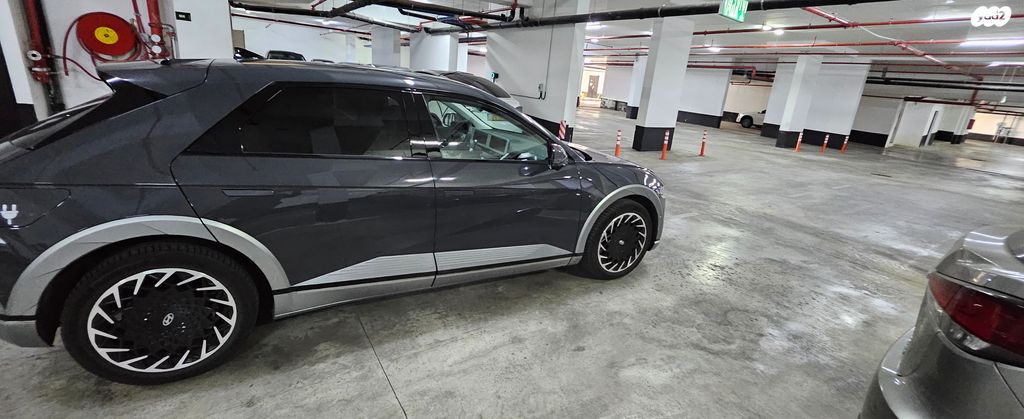 יונדאי איוניק 5