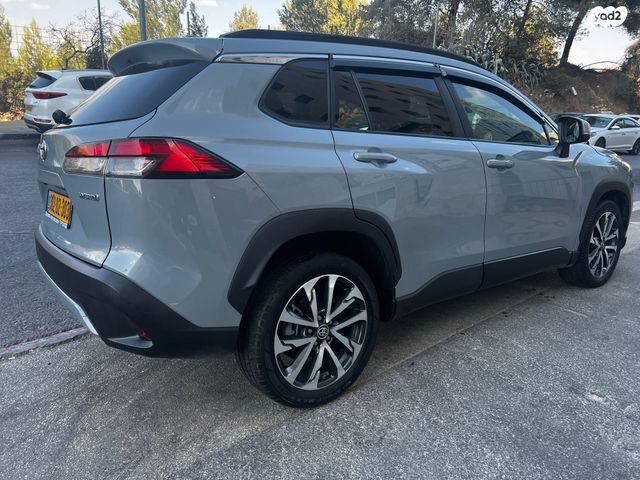 טויוטה קורולה קרוס