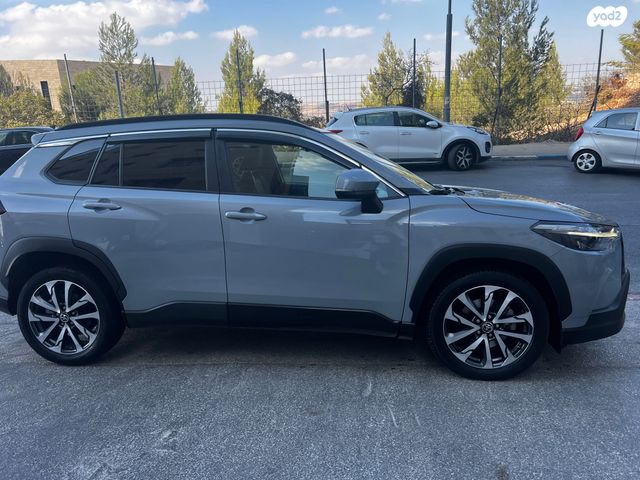 טויוטה קורולה קרוס