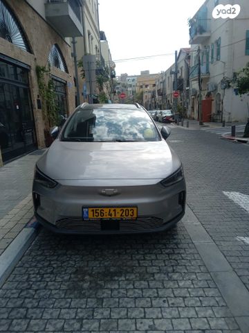 מודעת רכב ג׳ילי Geometry C