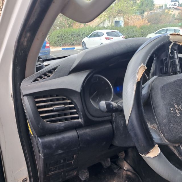 היילקס Active ידני 2.4 (150 כ״ס) [2018-2020]