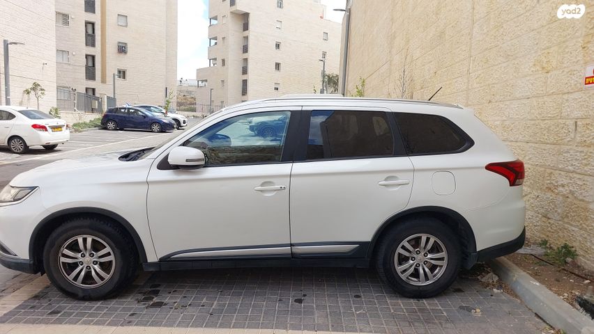 מיצובישי אאוטלנדר