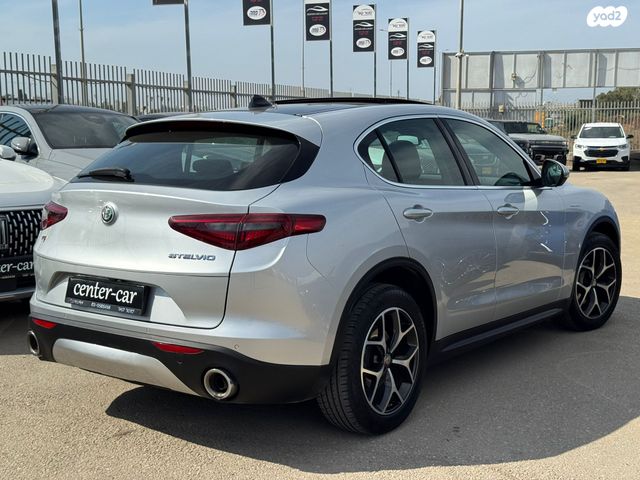 אלפא רומיאו סטלביו