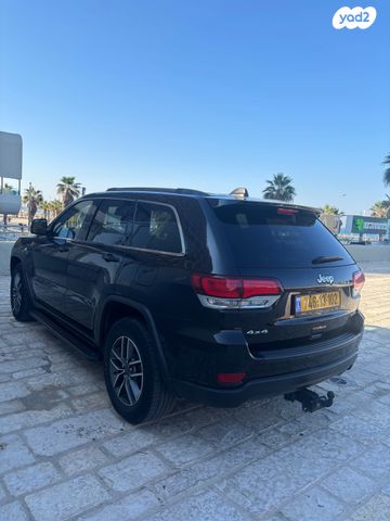 מודעת רכב ג'יפ גרנד צ'ירוקי