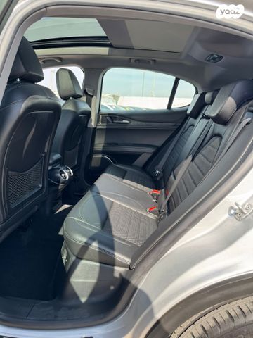 אלפא רומיאו סטלביו