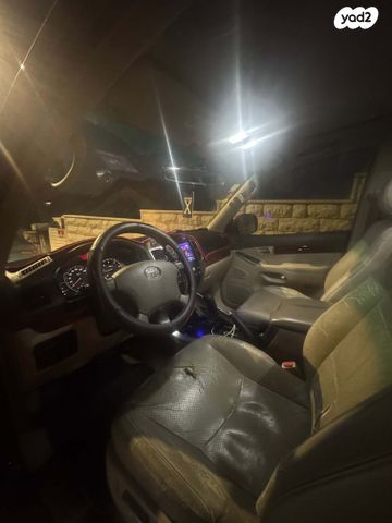 טויוטה לנד קרוזר