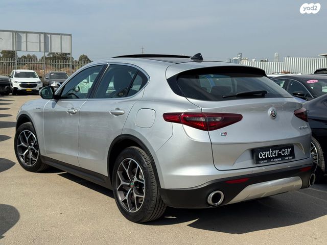 אלפא רומיאו סטלביו