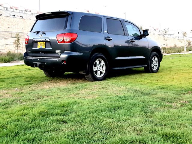 טויוטה סקויה