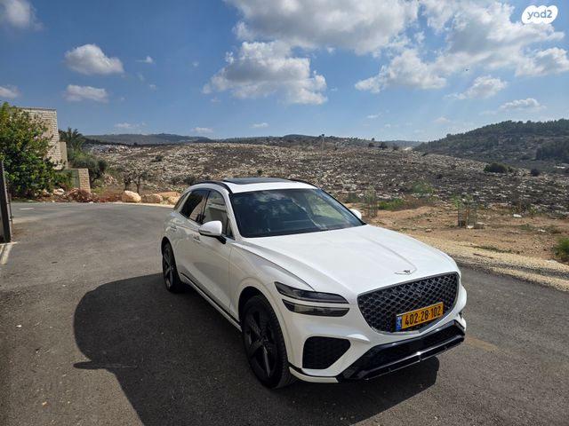 מודעת רכב ג'נסיס GV70