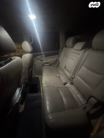 טויוטה לנד קרוזר