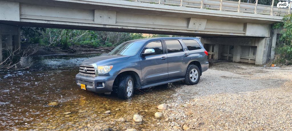 טויוטה סקויה