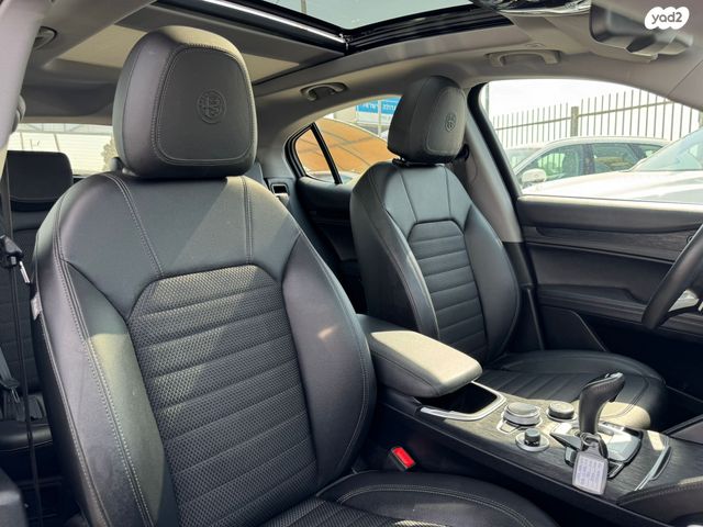 אלפא רומיאו סטלביו