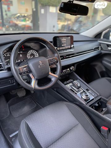 מיצובישי אאוטלנדר