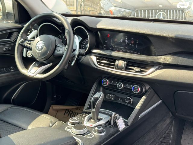 אלפא רומיאו סטלביו