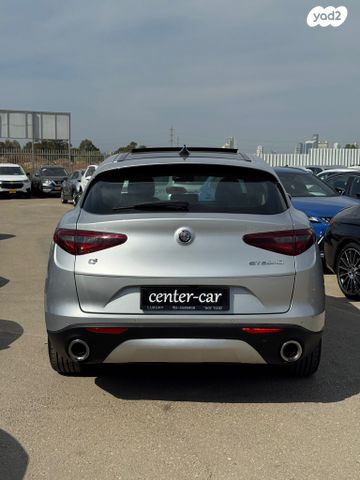 אלפא רומיאו סטלביו