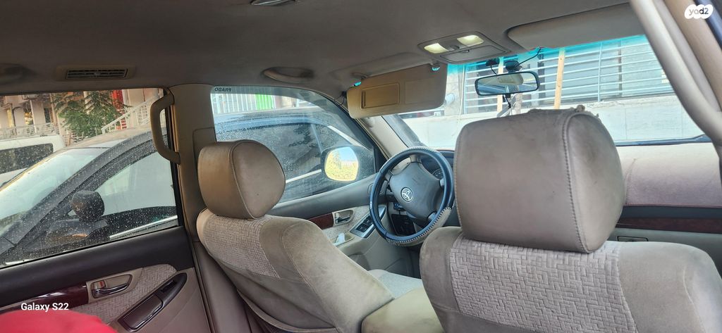 טויוטה לנד קרוזר