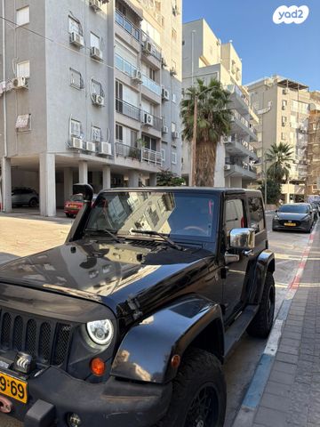 מודעת רכב ג'יפ רנגלר
