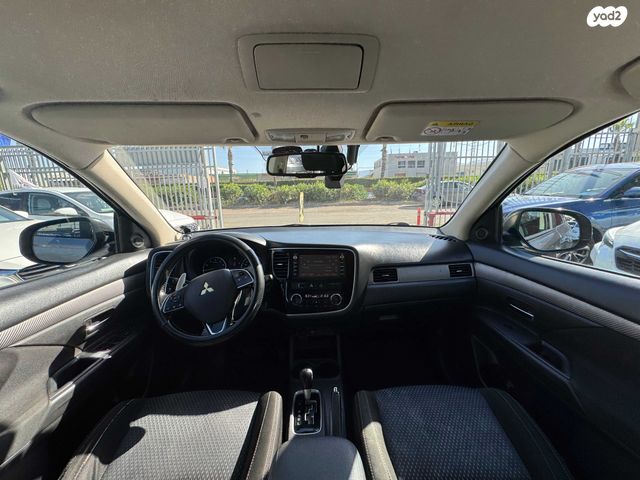 מיצובישי אאוטלנדר