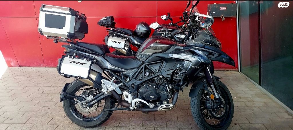 מודעת רכב בנלי TRK502X