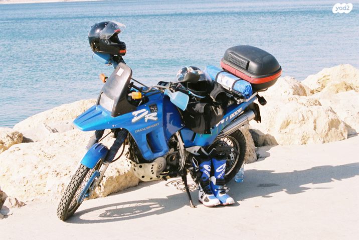 סוזוקי DR BIG 800