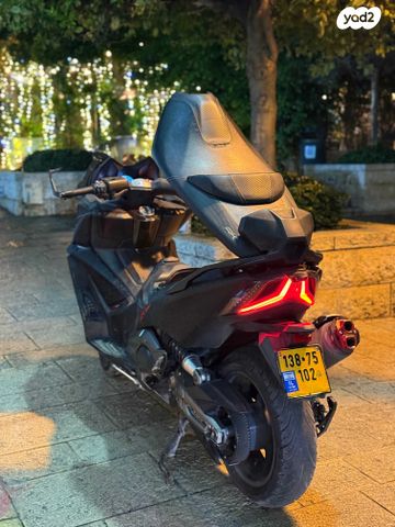 מודעת רכב קימקו AK 550