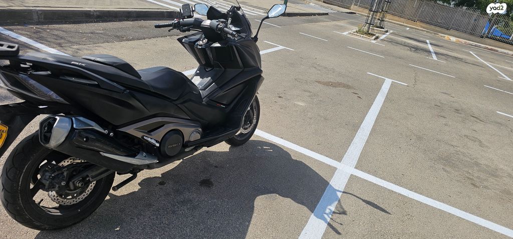 מודעת רכב קימקו AK 550