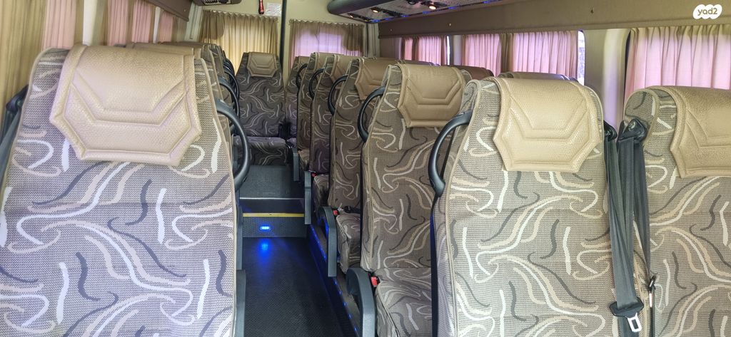 מיניבוסים ורכבי הסעות