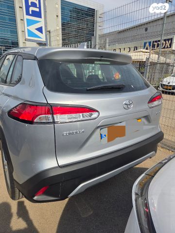 מודעת רכב טויוטה קורולה קרוס