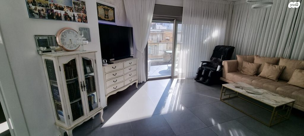 דירה, סוקולוב 2, נחלת גנים, רמת גן