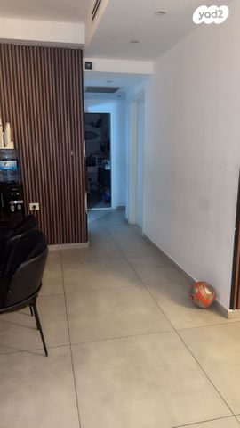 דירה, דולפין 2, גלי כרמל, טירת כרמל