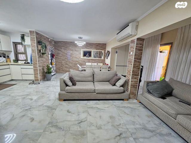 דירה, שדרות העצמאות 187, הפרחים, קרית גת